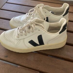 Veja Sneakers